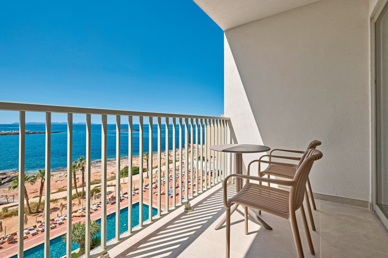 Universal Hotel RomÃ¡ntica ●●●●