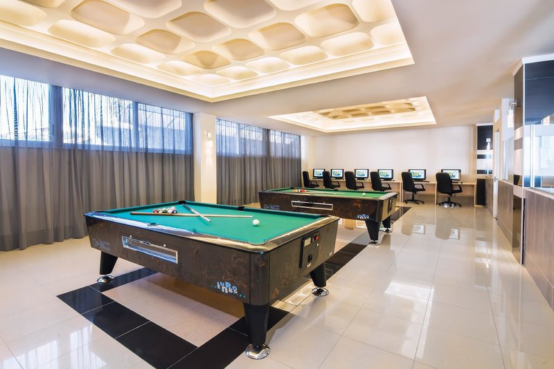 Kouros Palace Hotel ●●●●●