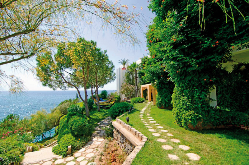 Korumar Deluxe Hotel