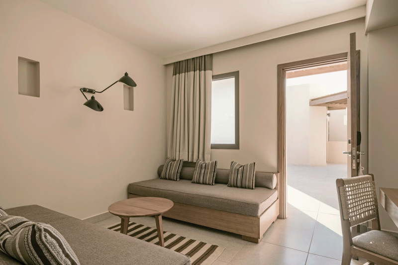 Wohnbeispiel Familienzimmer Deluxe Poolblick