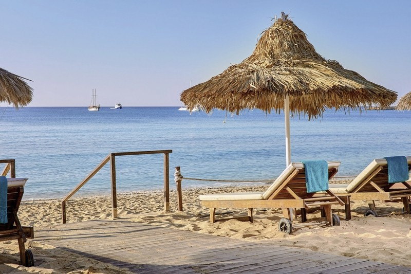 Grecian Bay ●●●●●