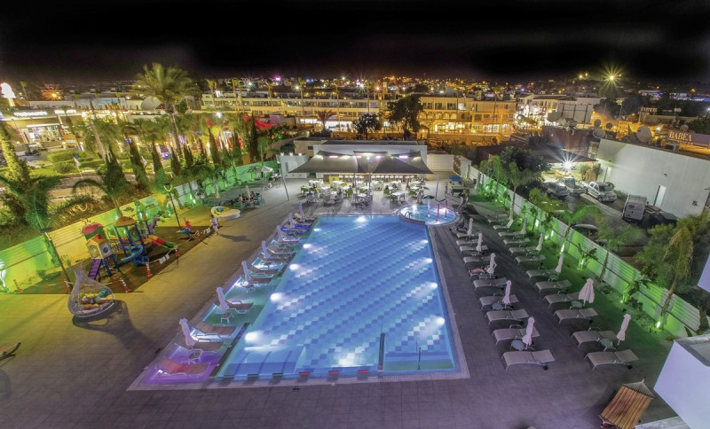 Nicholas Color Hotel ●●●