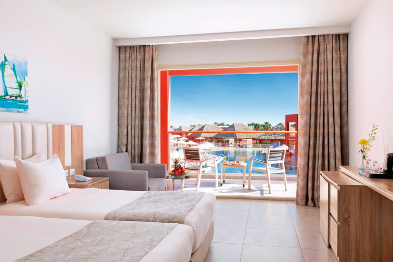 Wohnbeispiel Doppelzimmer Standard Poolblick