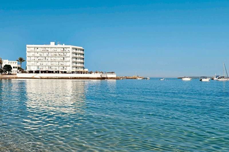 Universal Hotel MarquÃ©s ●●●●