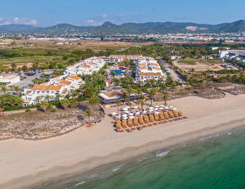 FERGUS Style Bahamas