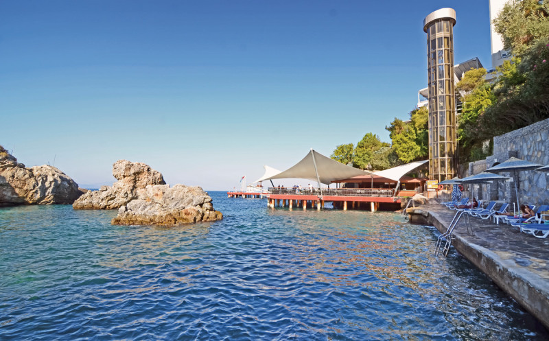 Korumar Deluxe Hotel