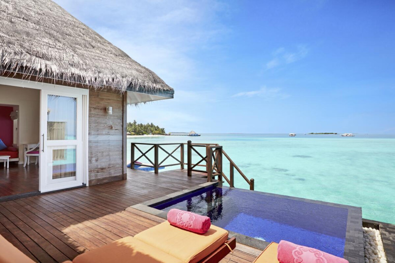 Wohnbeispiel Water Villa with Pool