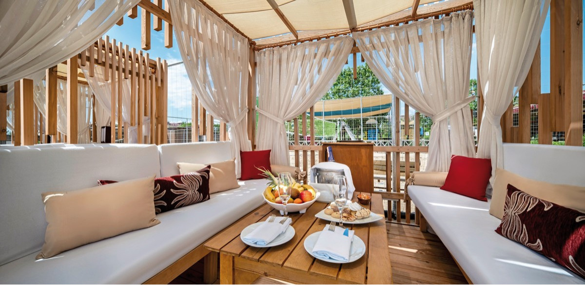 Trendy Verbena Beach