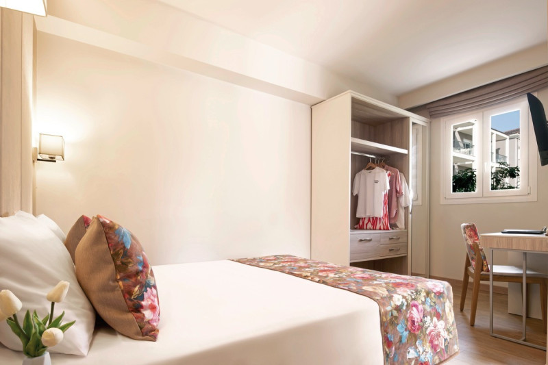 Alexandra Beach Spa Resort ●●●●○