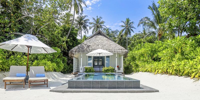 Wohnbeispiel Beachfront Infinity Pool Villa
