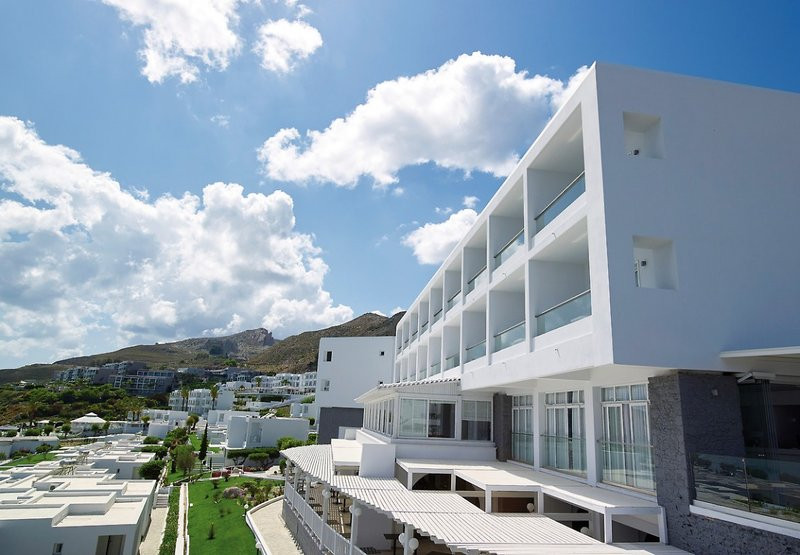 Dimitra Beach Hotel & Suites ●●●●●