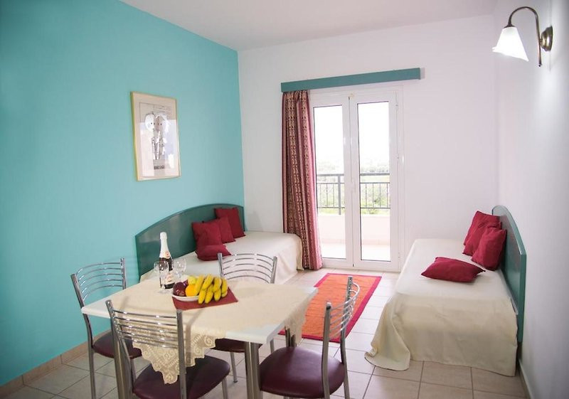 Theoni Apartments ●●