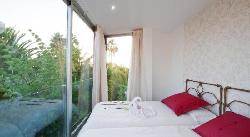 Apartamentos Adjovimar ●●○