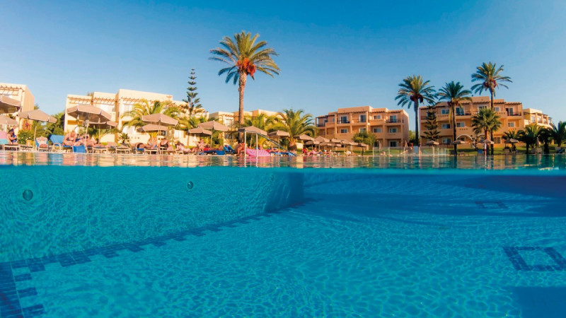 Horizon Beach Resort ●●●●○