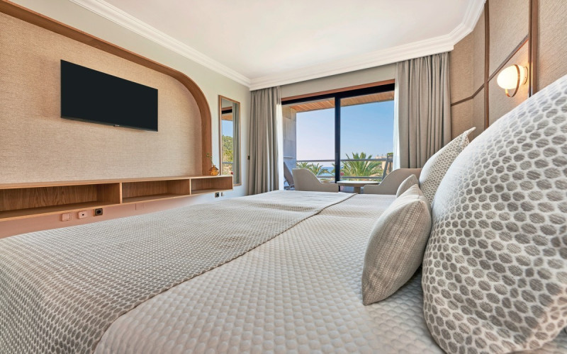 Serrano Palace ●●●●○