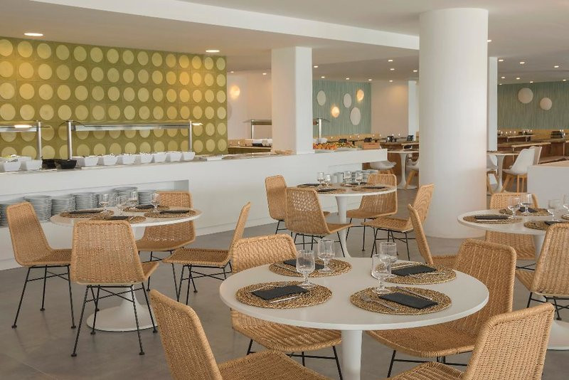 HM Martinique ●●●●