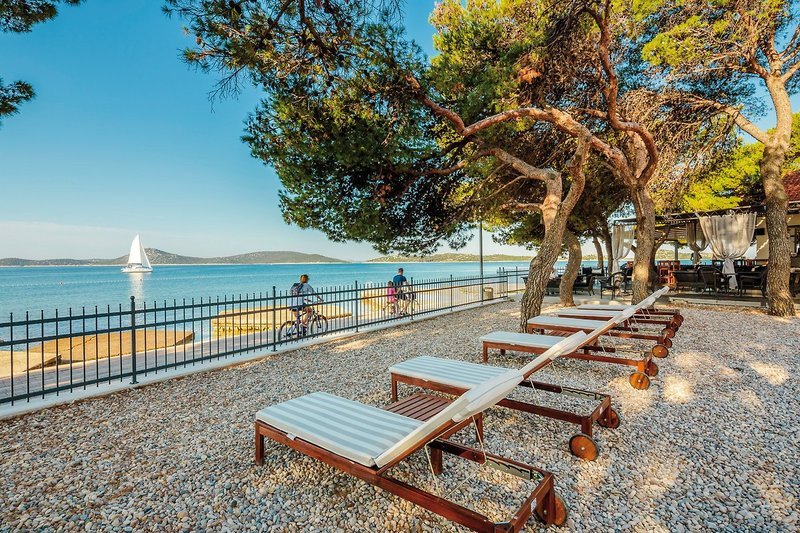 Hotel Villa Arausana & Antonina ●●●●