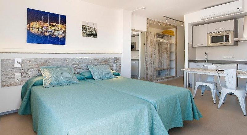 Playa Bella Beach ●●●○