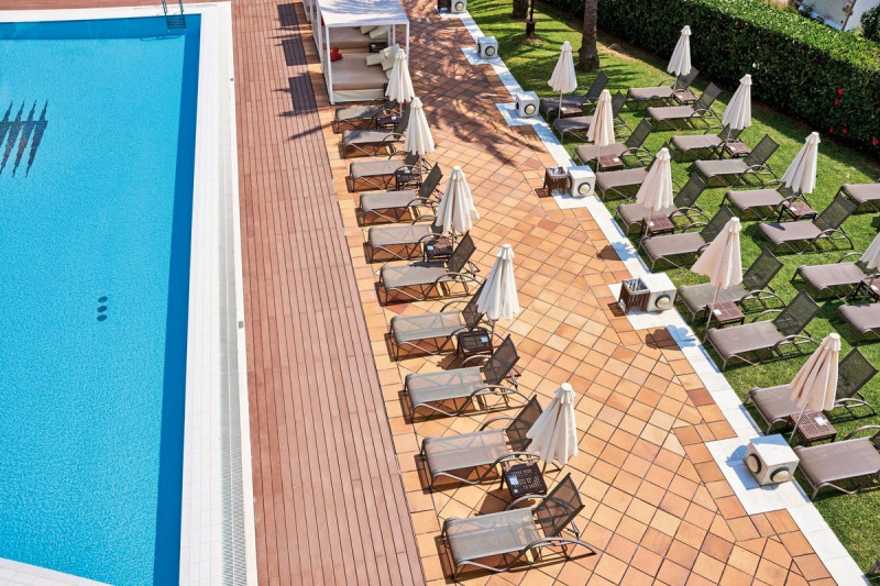 Serrano Palace ●●●●○