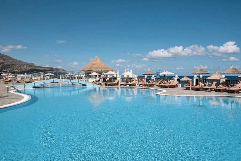 Alexander Beach Hotel & Village ●●●●●