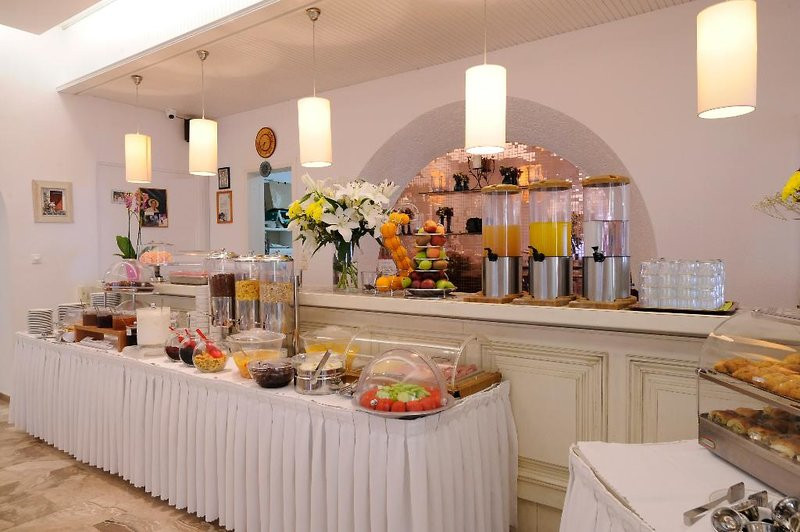 Kamari Hotel ●●●