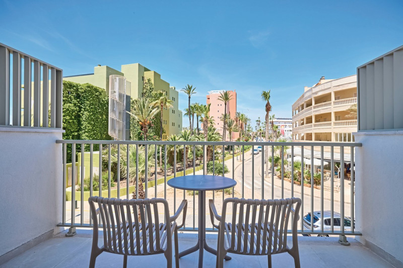 Universal Hotel RomÃ¡ntica ●●●●