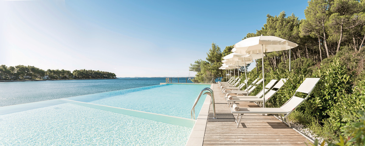 Crvena Luka Resort
