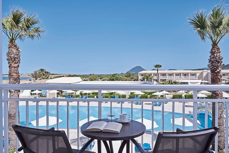 Sandy Beach Resort ●●●●