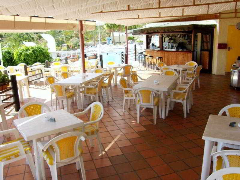 Aparthotel FolÃ­as ●●●