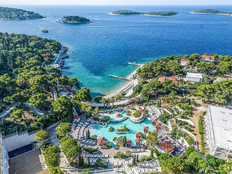 Amfora Hvar Grand Beach Resort ●●●●