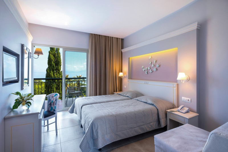 Delfinia ●●●●