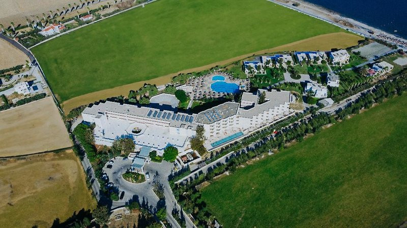 Sovereign Beach Hotel ●●●●●