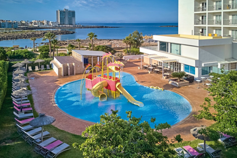 Universal Hotel RomÃ¡ntica ●●●●