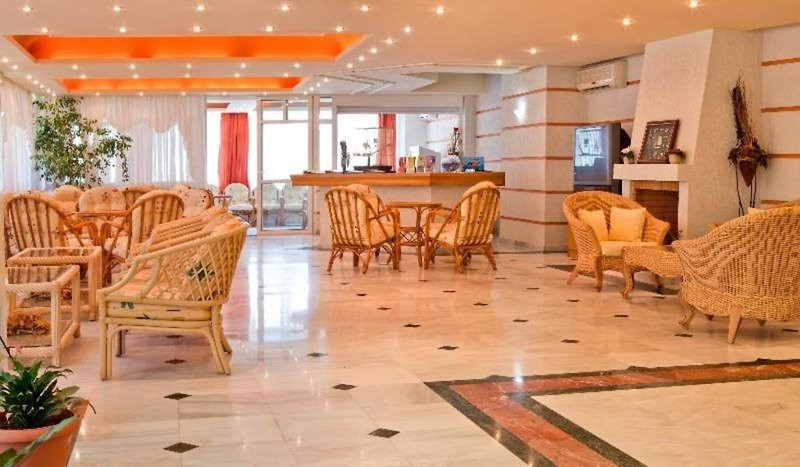 Dedalos Beach Hotel ●●●●