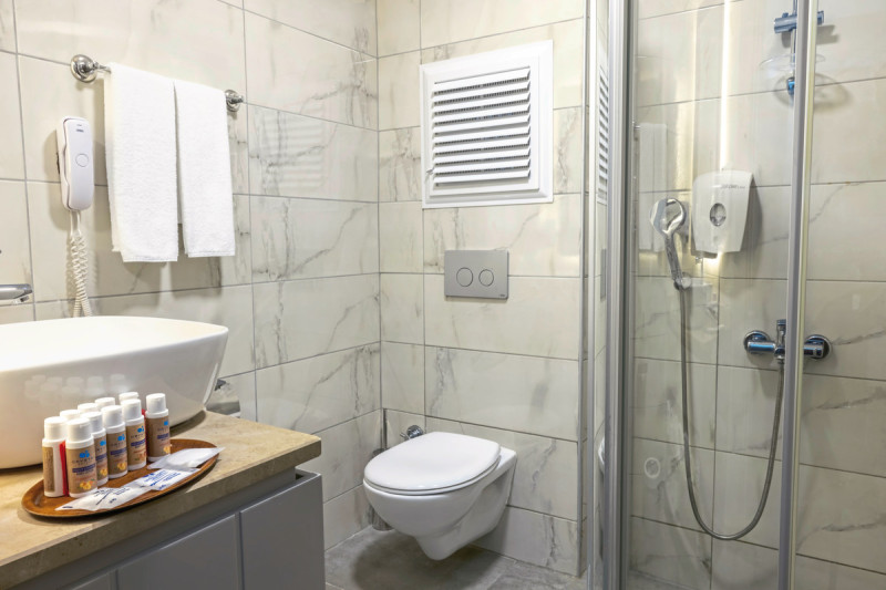 Beispiel Bad Familienzimmer Deluxe mit Etagenbett