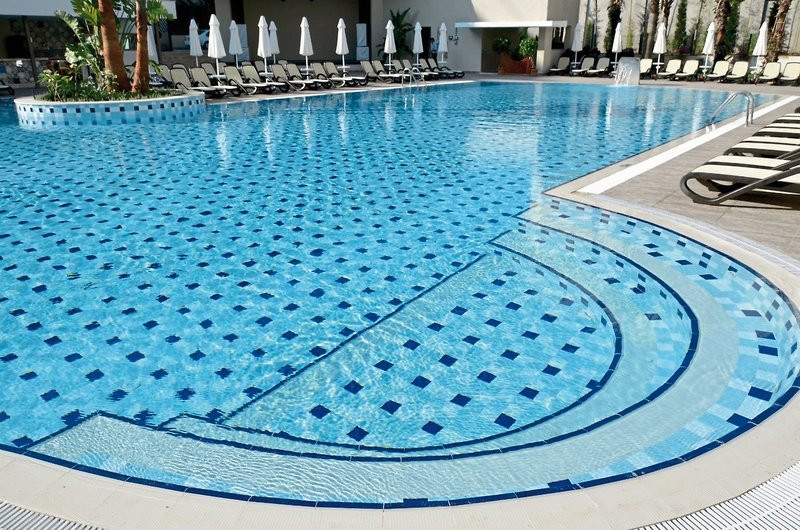 Port Side Resort Hotel ●●●●●