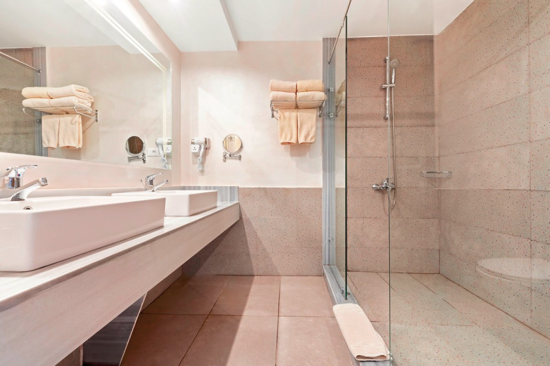 Beispiel Bad Familien Bungalow Schiebet&uuml;r