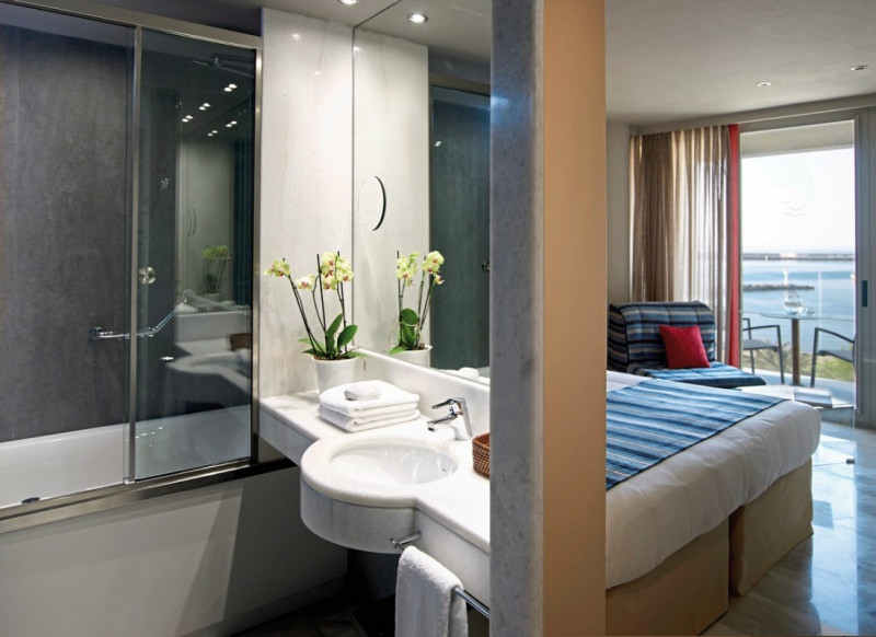 Kyma Suites Beach Hotel ●●●●○