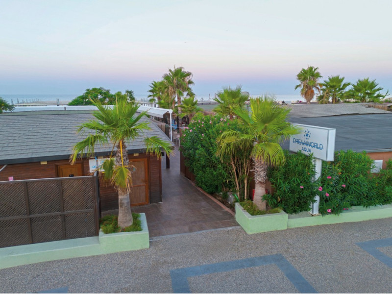 Dream World Aqua Hotel ●●●●○