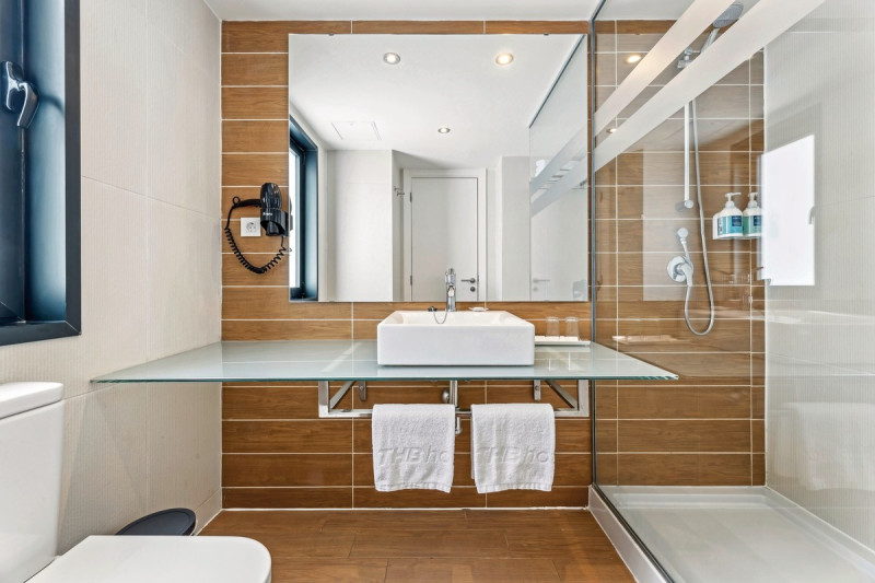 Wohnbeispiel Familienzimmer Meerblick (Bad)