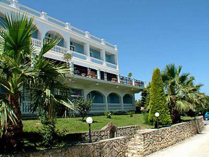 Alexandra Beach Hotel ●●●●