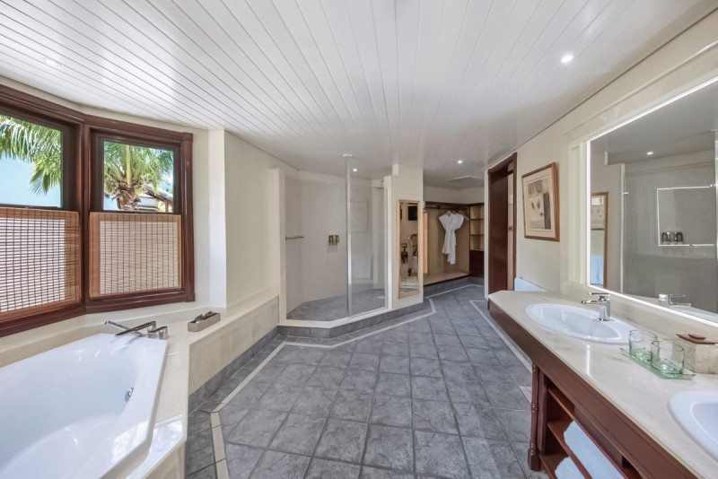 Badezimmer Senior Suite Beachfront