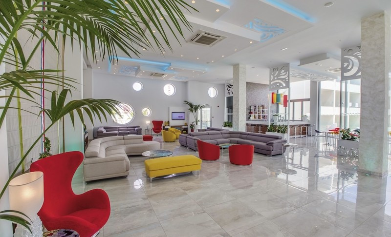 Nicholas Color Hotel ●●●