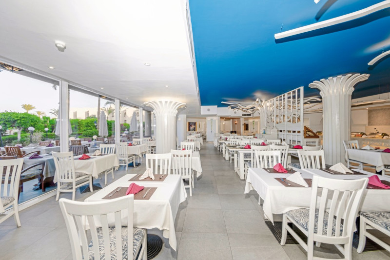 Flamenco Beach & Resort