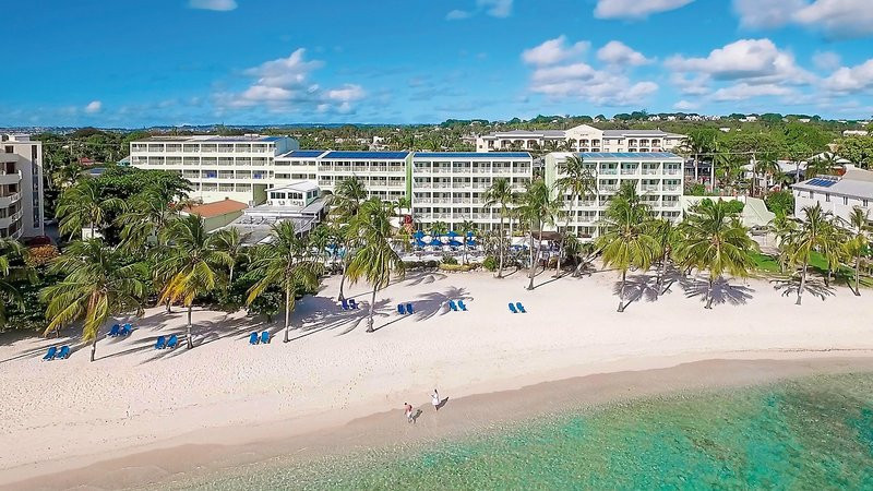 Coconut Court Beach Hotel ●●●