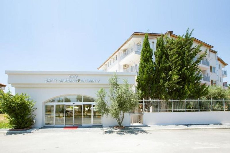 Catty Cats Garden Hotel ●●●