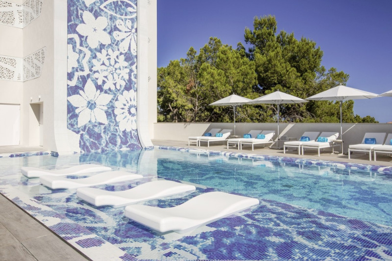 The Donna Portals ●●●●●