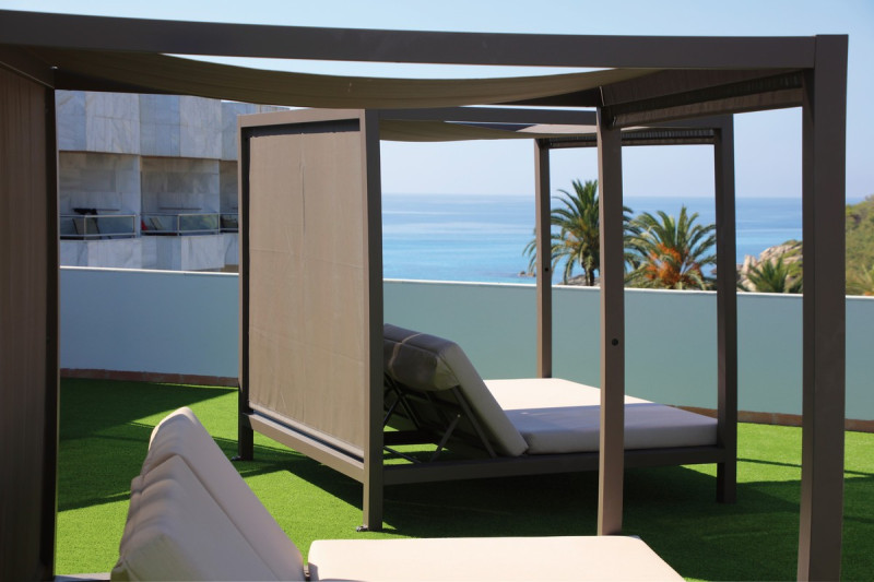 Serrano Palace ●●●●○