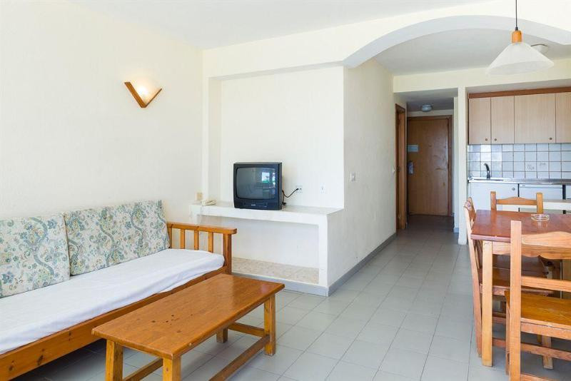 Ibiza Jet ●●●○