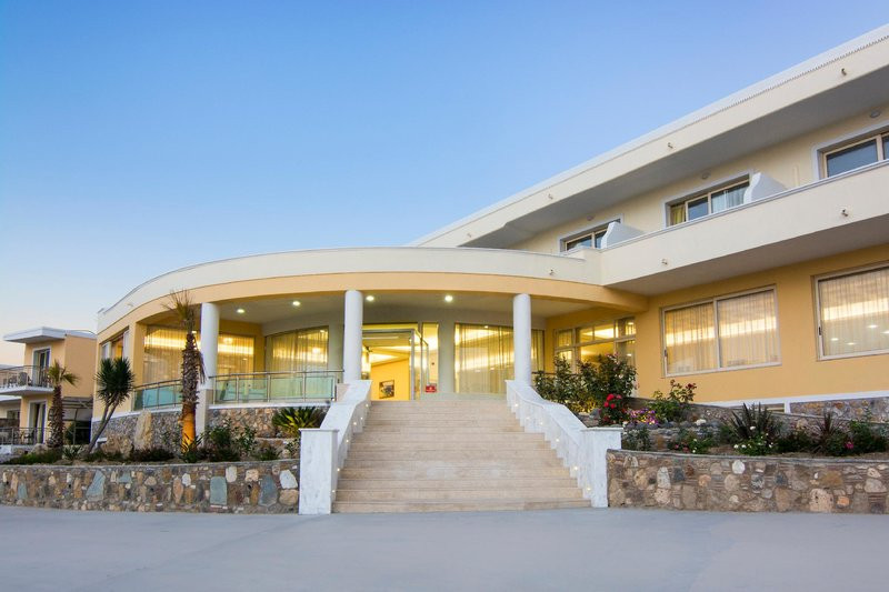 Kouros Palace Hotel ●●●●●